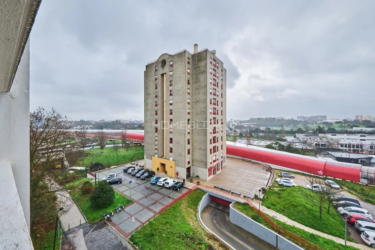 Apartamento T2 para Arrendamento em Lumiar Foto 9