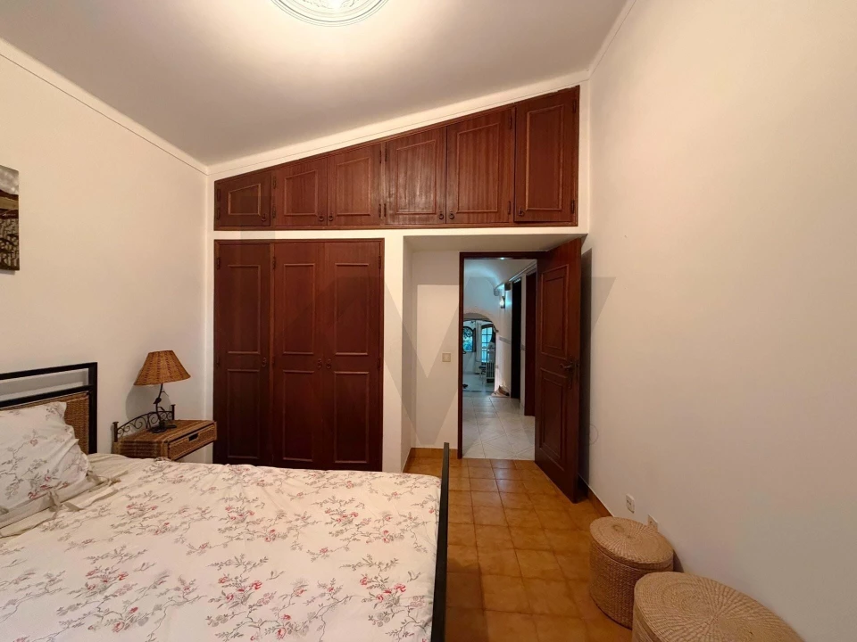 Moradia T3 para Venda em Quelfes Foto 18