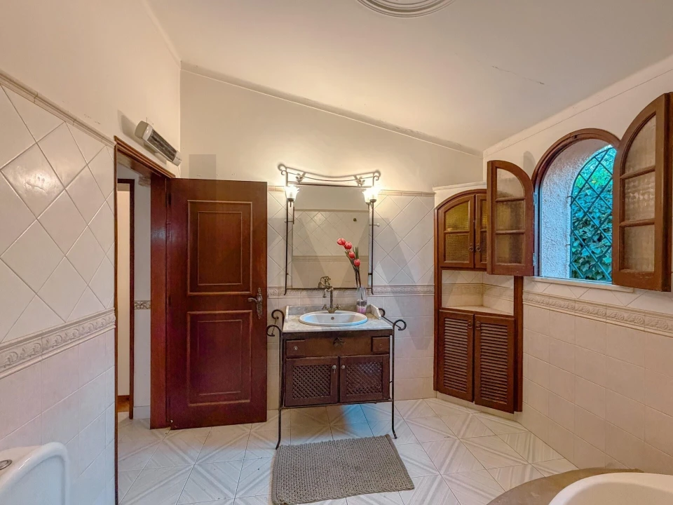 Moradia T3 para Venda em Quelfes Foto 27