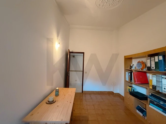 Moradia T3 para Venda em Quelfes Foto 22