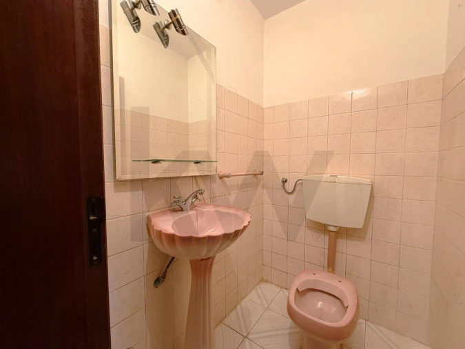 Moradia T3 para Venda em Quelfes Foto 30