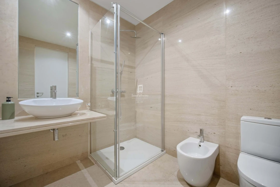 Apartamento T4 para Venda em São Martinho Foto 9