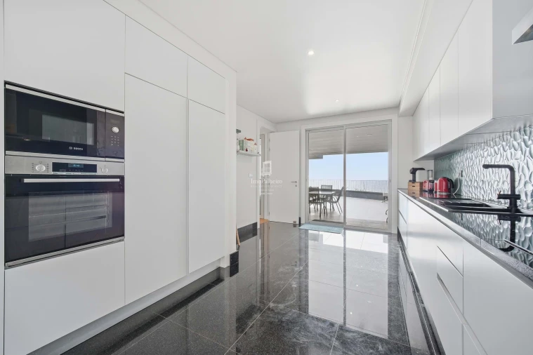 Apartamento T4 para Venda em São Martinho Foto 13