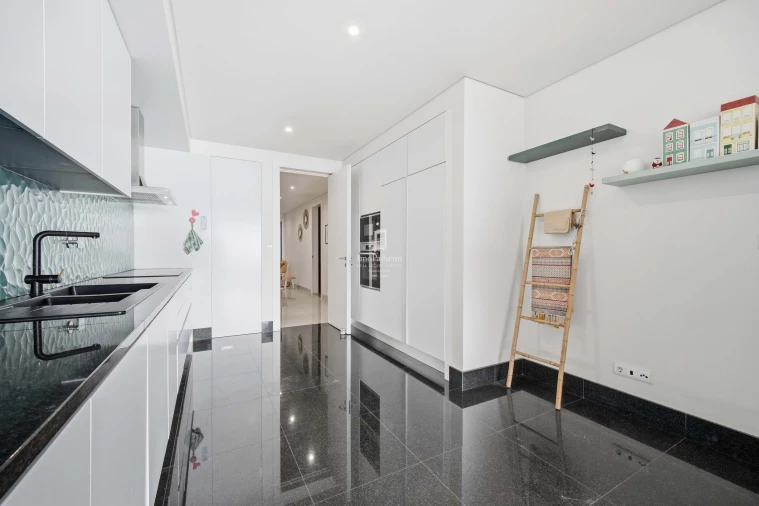 Apartamento T4 para Venda em São Martinho Foto 18