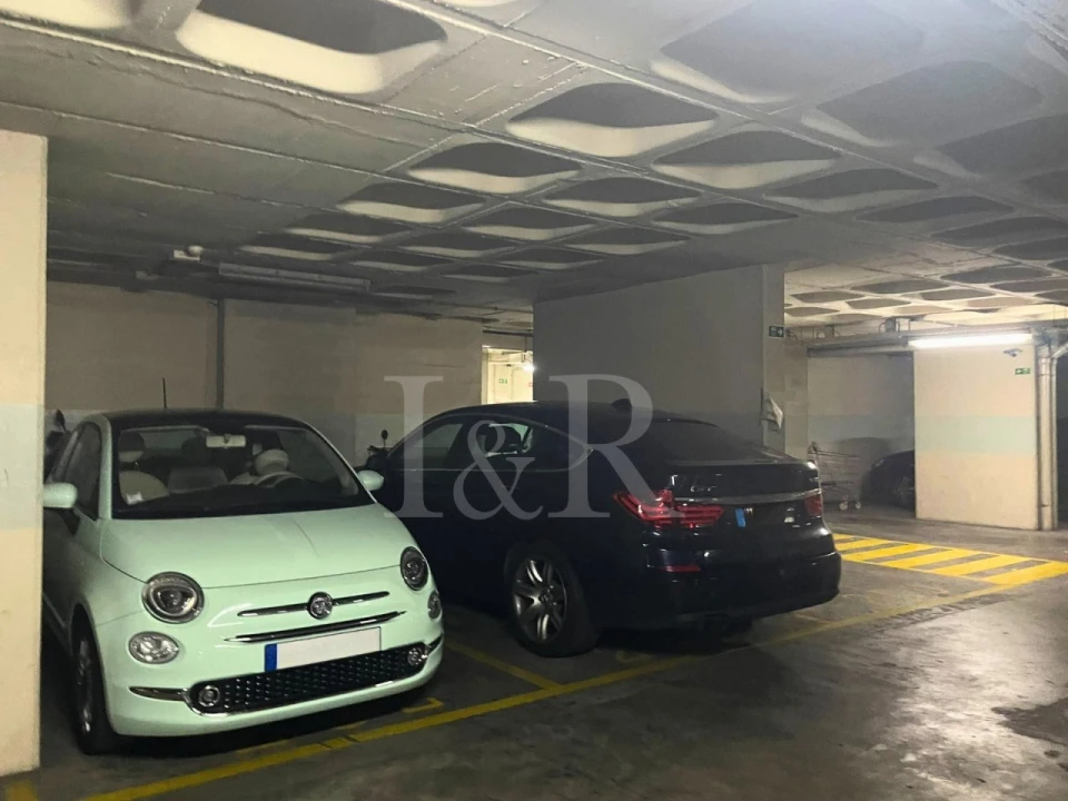 Apartamento T5 para Venda em Campolide Foto 35