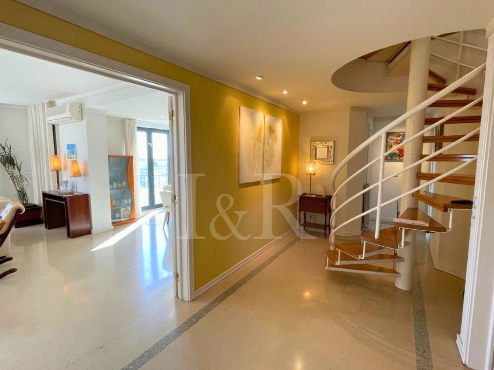 Apartamento T5 para Venda em Campolide Foto 15