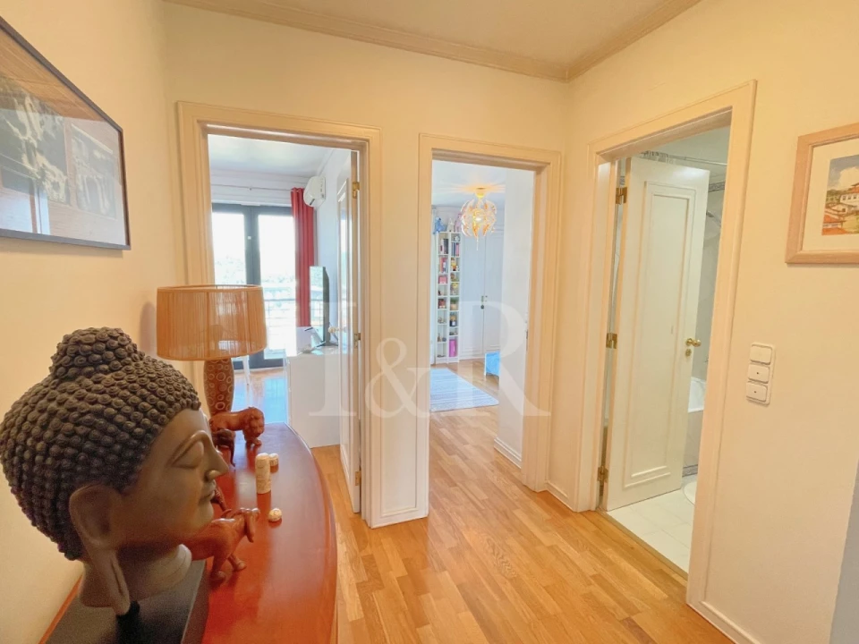 Apartamento T5 para Venda em Campolide Foto 33