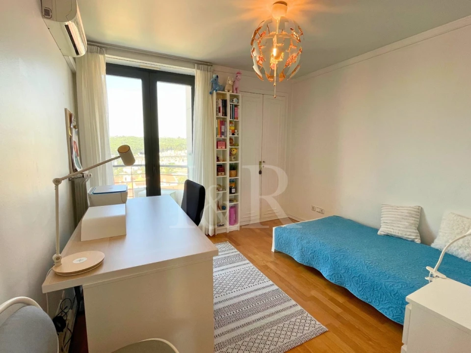 Apartamento T5 para Venda em Campolide Foto 23