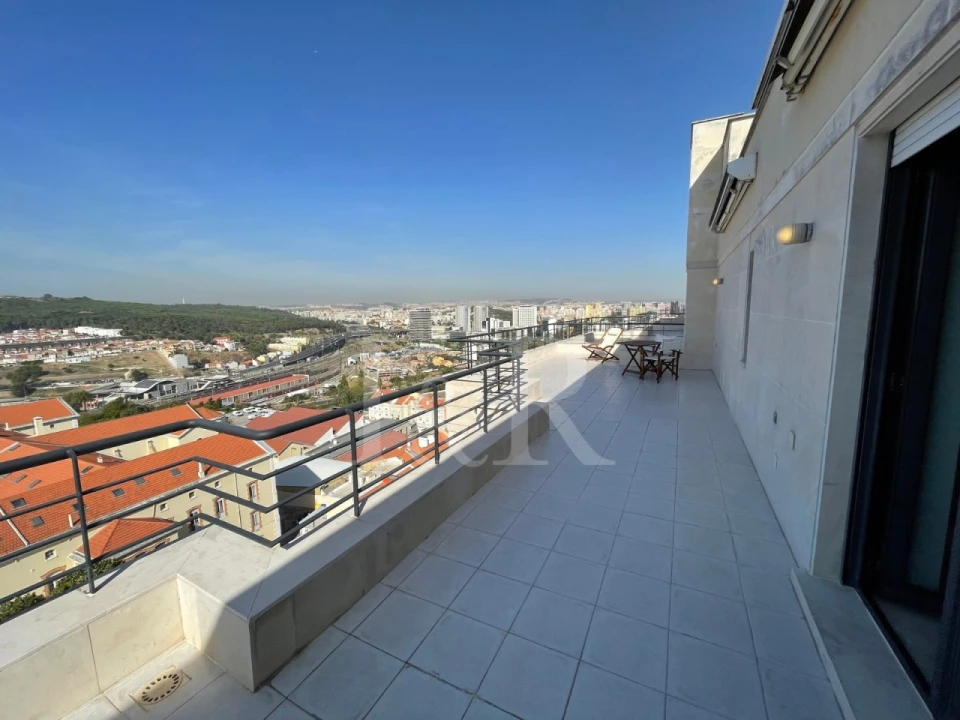 Apartamento T5 para Venda em Campolide Foto 37