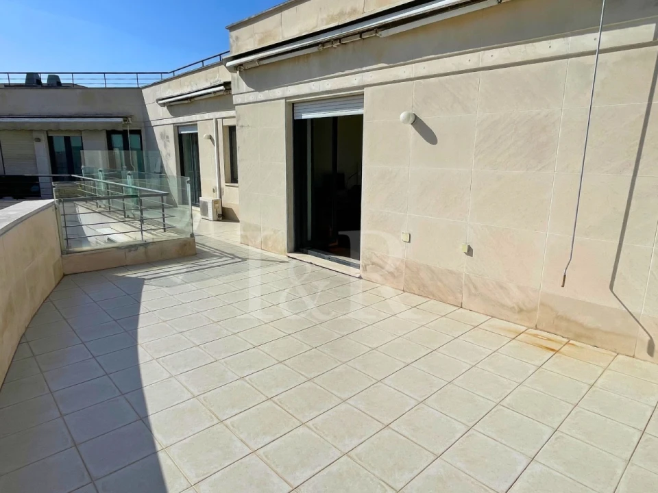 Apartamento T5 para Venda em Campolide Foto 12