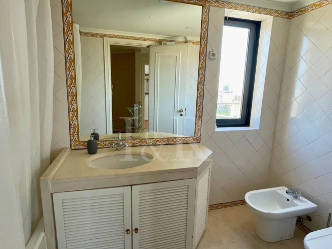 Apartamento T5 para Venda em Campolide Foto 20