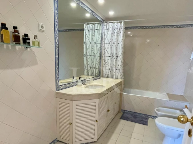 Apartamento T5 para Venda em Campolide Foto 24