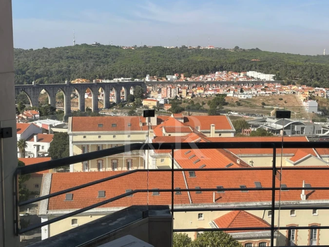 Apartamento T5 para Venda em Campolide Foto 28