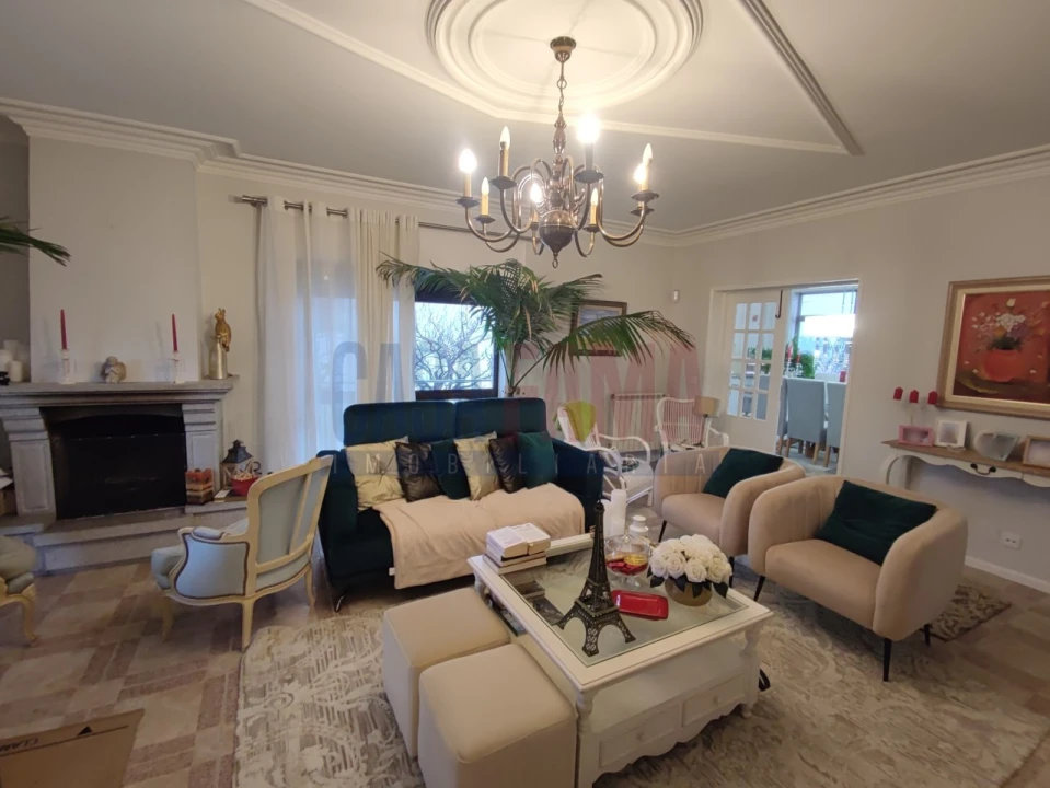 Moradia T4 para Venda em Lago Foto 3