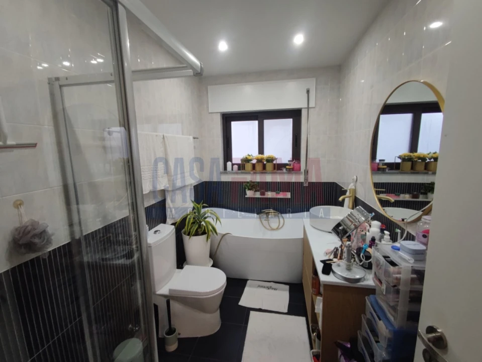 Moradia T4 para Venda em Lago Foto 15