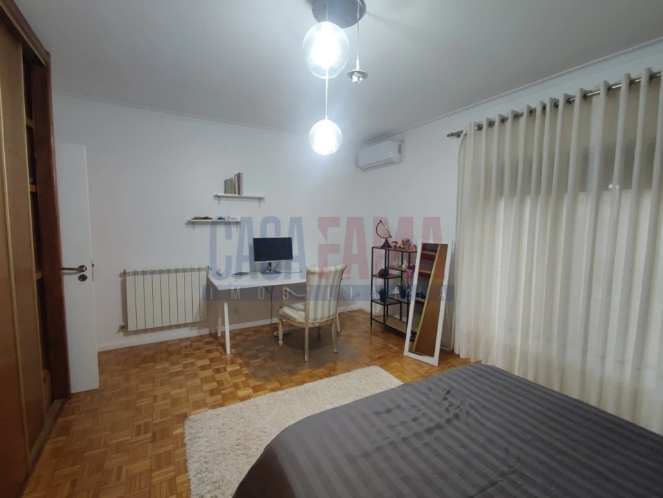 Moradia T4 para Venda em Lago Foto 24