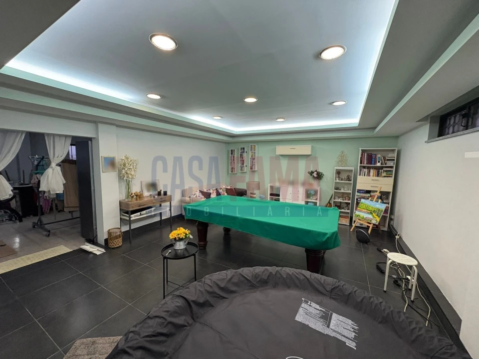 Moradia T4 para Venda em Lago Foto 25