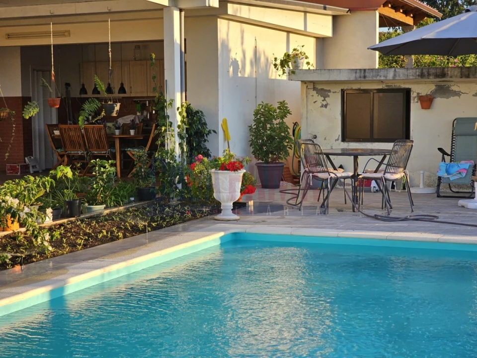 Moradia T4 para Venda em Lago Foto 30