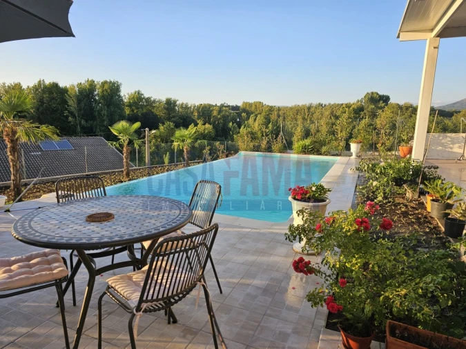 Moradia T4 para Venda em Lago Foto 1