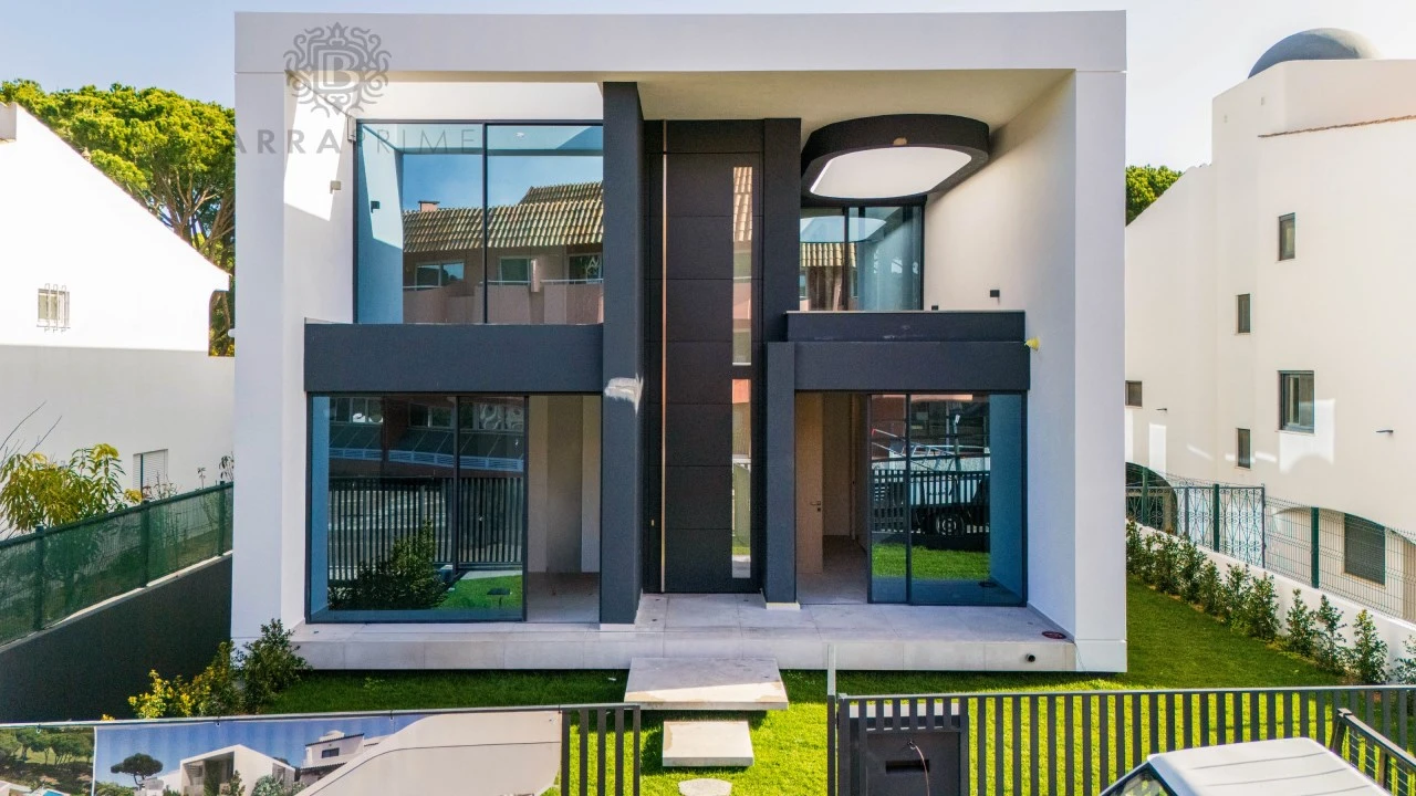 Moradia T4 para Venda em Quarteira Foto 4