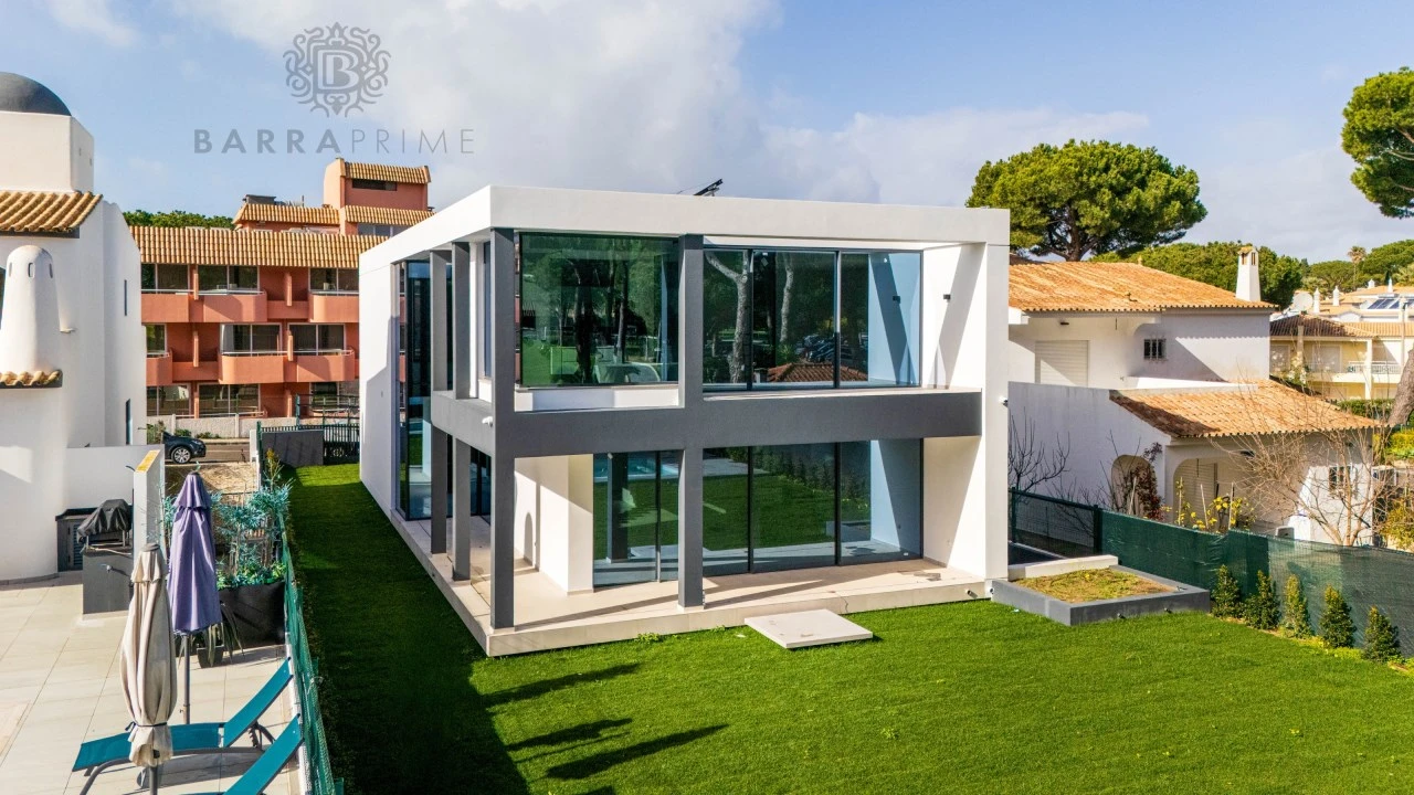 Moradia T4 para Venda em Quarteira Foto 7