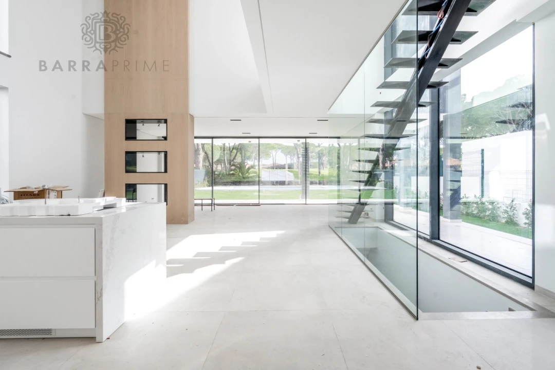 Moradia T4 para Venda em Quarteira Foto 9