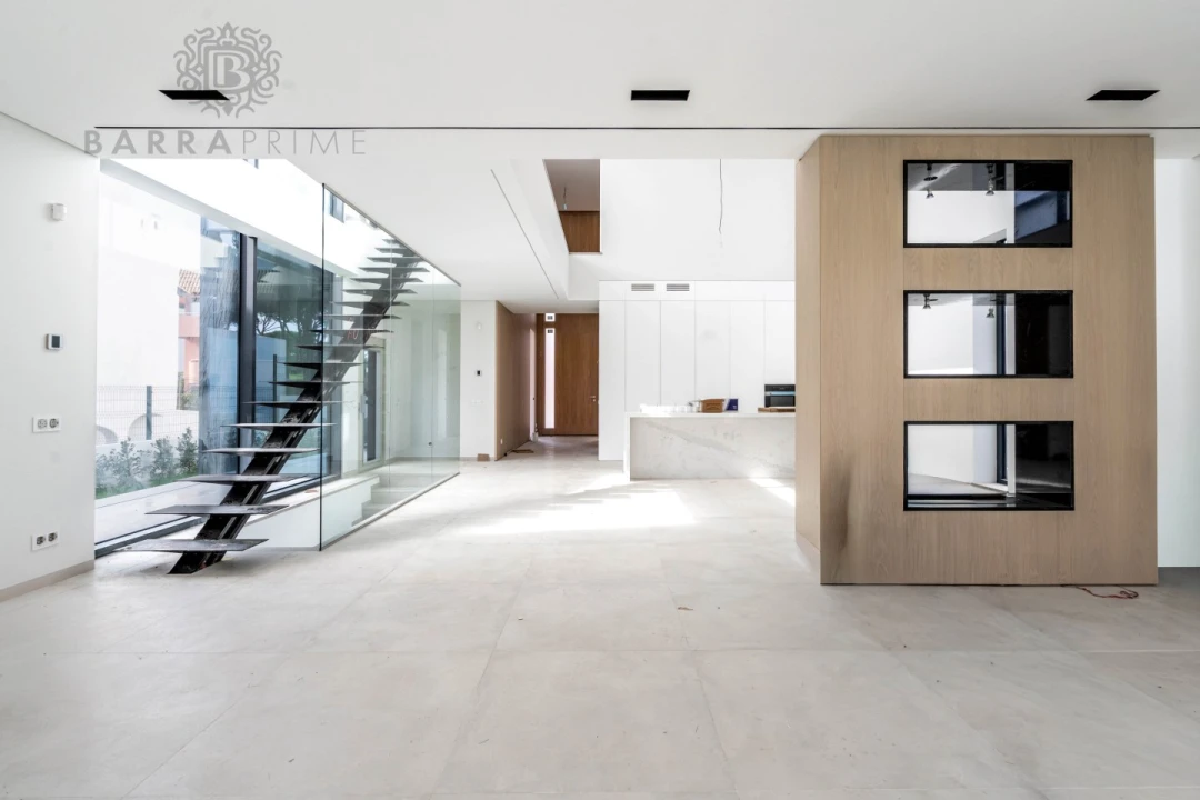 Moradia T4 para Venda em Quarteira Foto 10