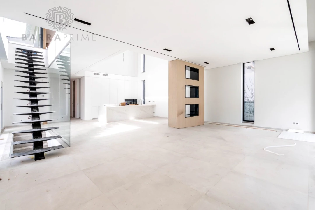 Moradia T4 para Venda em Quarteira Foto 11