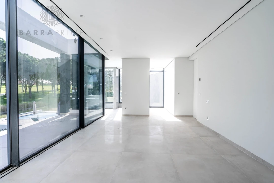 Moradia T4 para Venda em Quarteira Foto 23