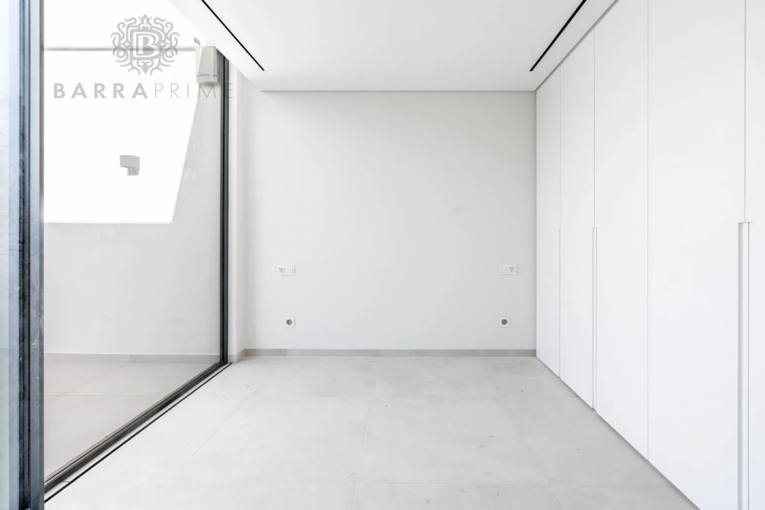 Moradia T4 para Venda em Quarteira Foto 25