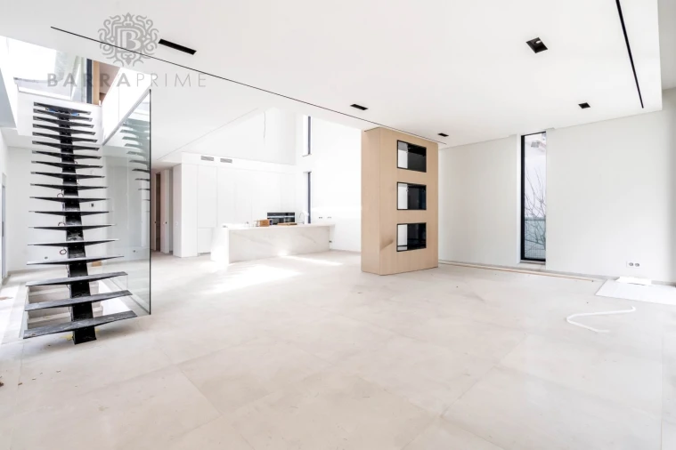 Moradia T4 para Venda em Quarteira Foto 11