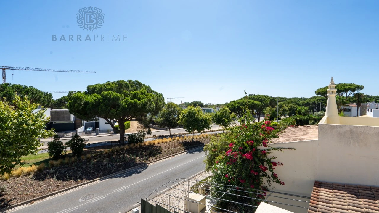 Moradia T4 para Venda em Quarteira Foto 15