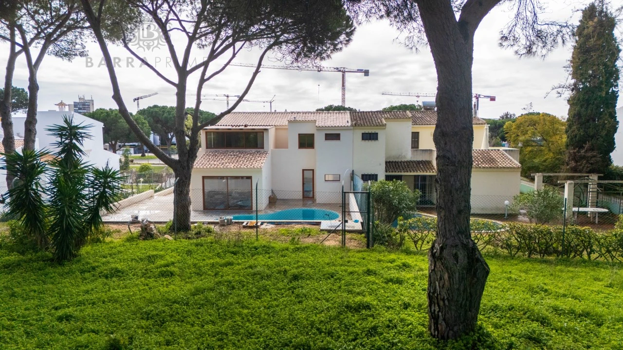 Moradia T4 para Venda em Quarteira Foto 23