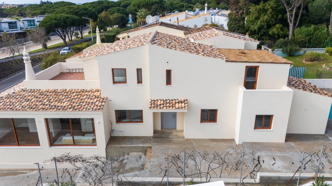 Moradia T4 para Venda em Quarteira Foto 28