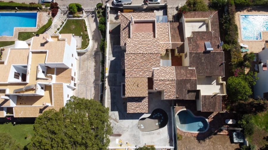 Moradia T4 para Venda em Quarteira Foto 10