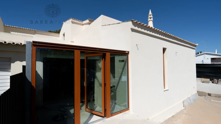 Moradia T4 para Venda em Quarteira Foto 16