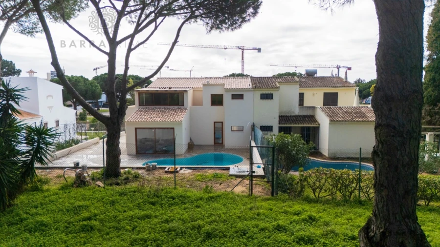 Moradia T4 para Venda em Quarteira Foto 24