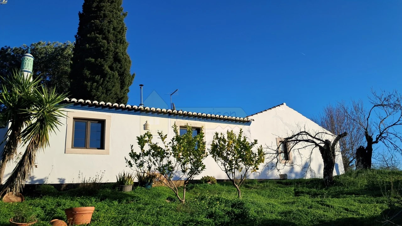 Moradia T2 para Venda em Querença, Tôr e Benafim Foto 1