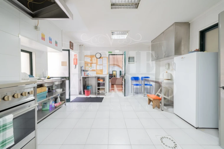 Prédio para Venda em Campo de Ourique Foto 11