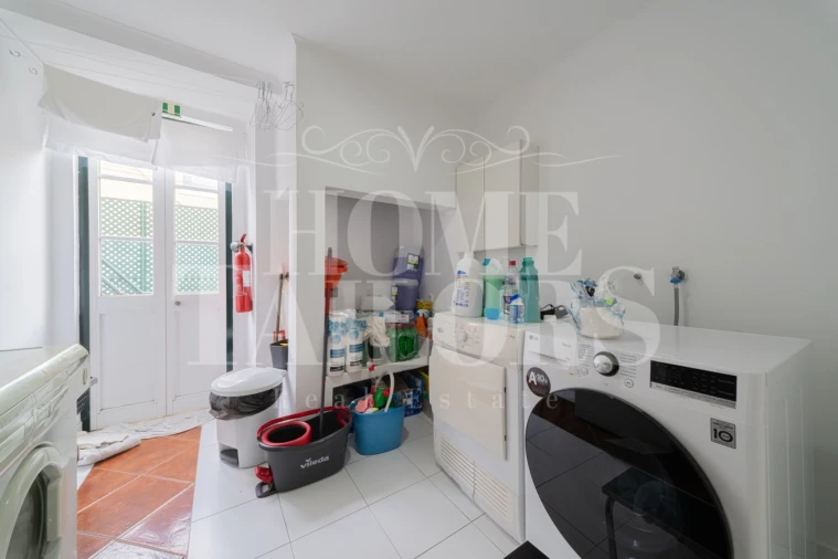 Prédio para Venda em Campo de Ourique Foto 38