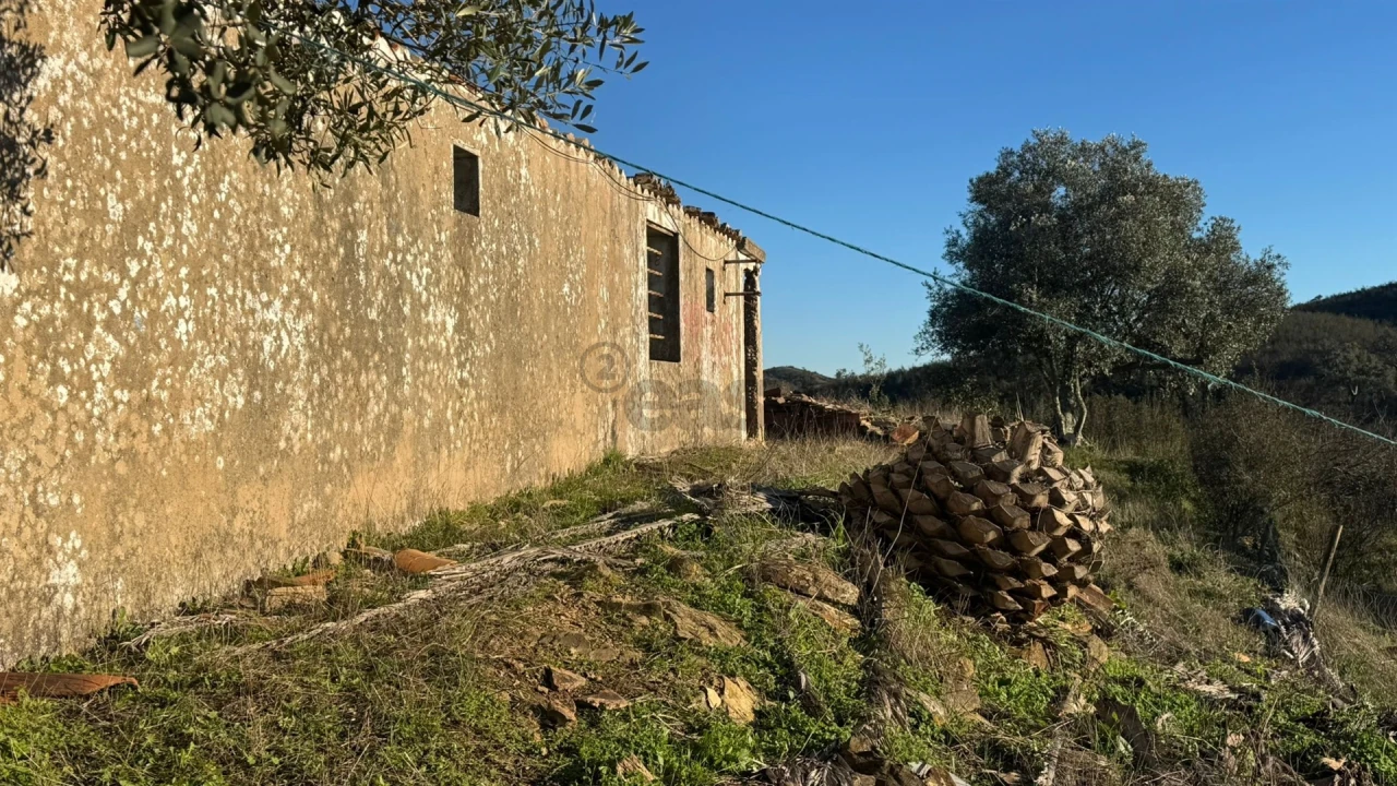 Moradia T2 para Venda em Santana da Serra Foto 7