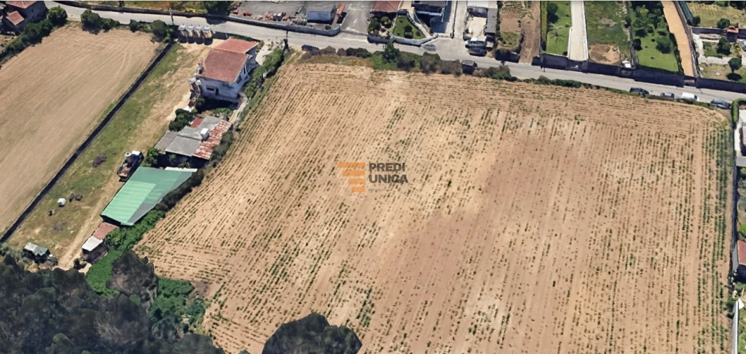 Terreno para Venda em Castêlo da Maia Foto 6