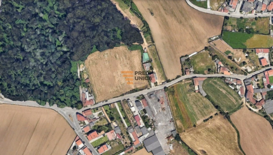 Terreno para Venda em Castêlo da Maia Foto 2