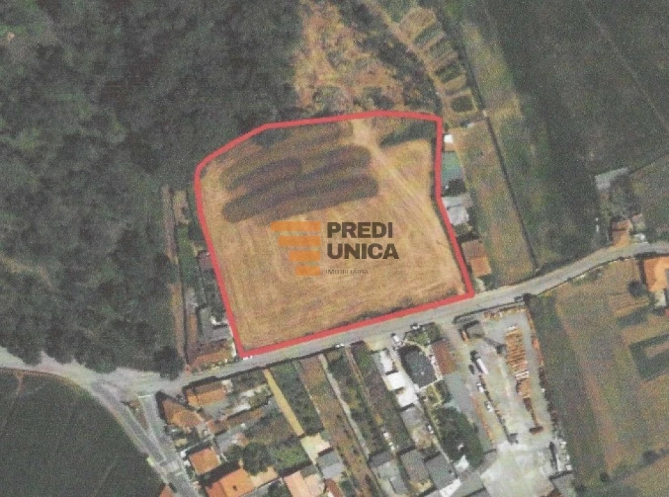 Terreno para Venda em Castêlo da Maia Foto 1