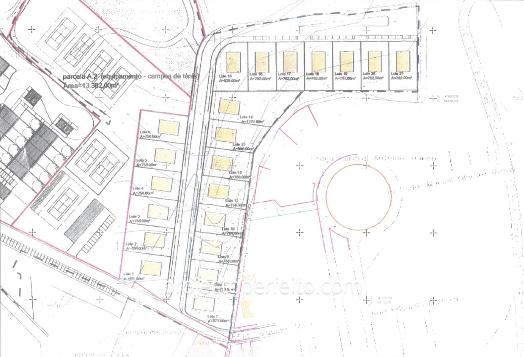 Terreno para Venda em Arcozelo Foto 1
