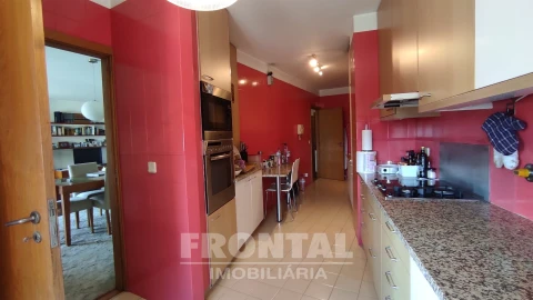 Apartamento T3 para Venda em Aldoar, Foz do Douro e Nevogilde