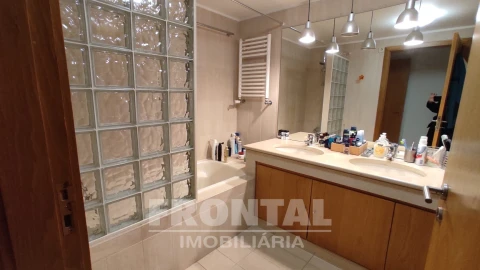 Apartamento T3 para Venda em Aldoar, Foz do Douro e Nevogilde