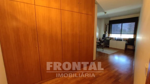 Apartamento T3 para Venda em Aldoar, Foz do Douro e Nevogilde