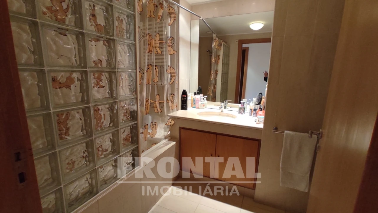 Apartamento T3 para Venda em Aldoar, Foz do Douro e Nevogilde Foto 25