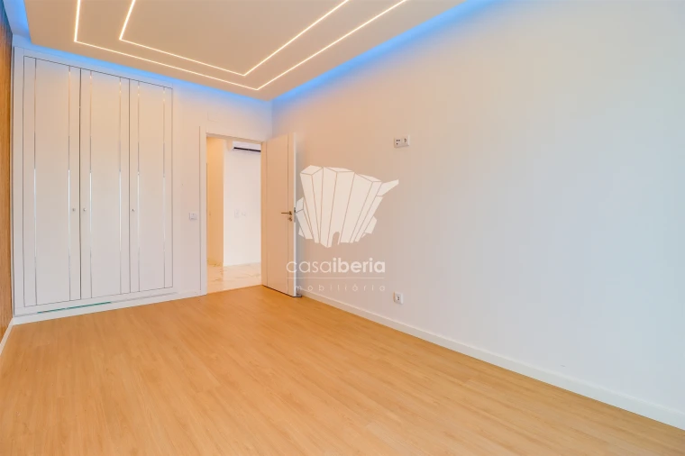 Apartamento T2 para Venda em Quarteira Foto 17